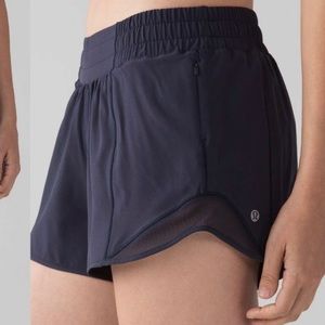 Lululemon Black Hotty Hot Short Size 4